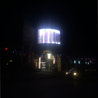 1つのピクセル構成エチオピアに付き曲げられたすくい屋外LEDビデオ スクリーン3つはシンセンの工場のスタイルを作る
